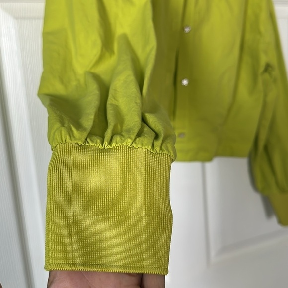 Ontwelfth Women’s Lime Green Retro Cropped Shirt Size Small - Picture 7 of 7